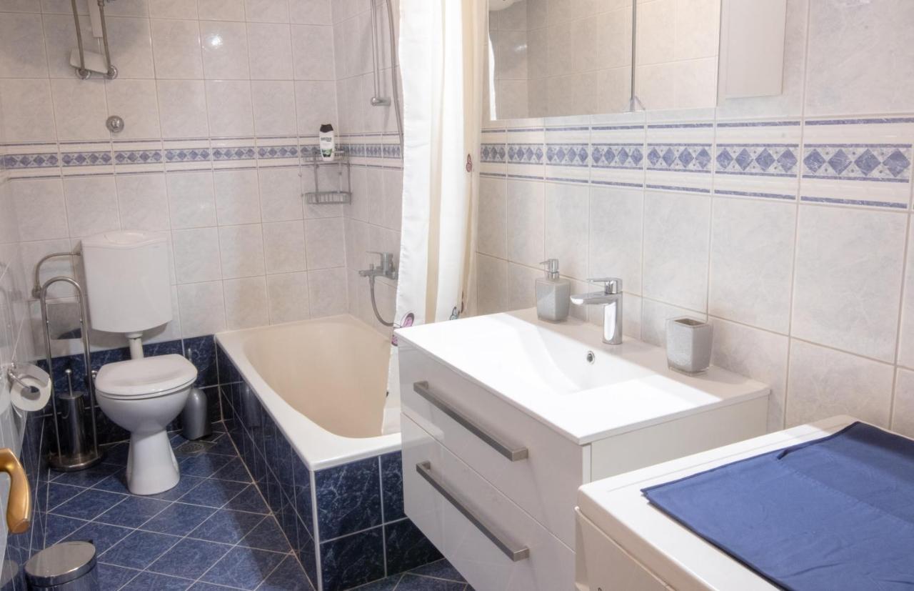 Apartment Dany - Free Beach Parking Makarska Exterior photo